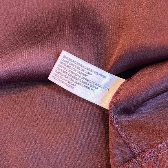 NWT Women’s Burgundy Sateen Mini Skirt | Dark Academia Fall Vibes Outfit | Sz 8 - Picture 4 of 6